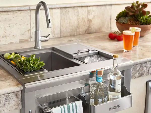Outdoor_Kitchen_Beverage-sink